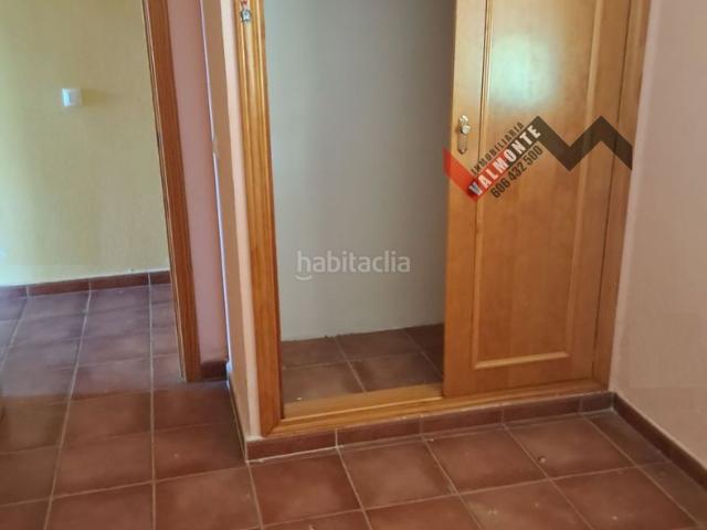 Chalet en venta en Casar de Escalona El. Chalet en venta en Urbanización, 4 dormitorios. Chalets Casar de Escalona.