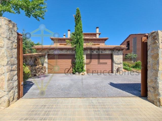 Chalet en venta en Casar El. Completa privacidad y amplitud. Diseñada para todo tipo de ocio. Chalets Casar.