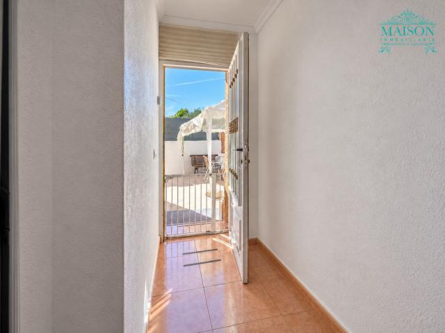 Chalet en venta en Casar El. ? Chalet independiente en venta en Urb. Los Arenales, El Casar, con parcela de 554m². Chalets Casar.