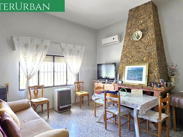 Chalet en venta en Casinos. Exclusiva INTERURBAN Naturaleza, privacidad y piscina a solo 10 min de Llíria. Chalets.