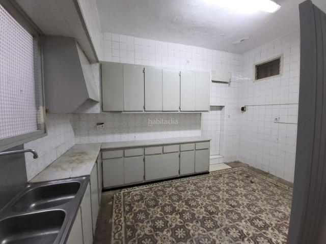 Chalet en venta en Cassà de la Selva. CASA DE PUEBLO CON GRAN POTENCIAL DE REFORMA Y DESARROLLO EN EL CENTRO DE CASSÀ DE LA SELVA. Chalets Cassà de la.