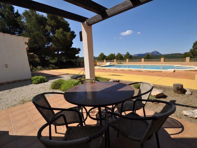 Chalet en venta en Castalla, Alicante