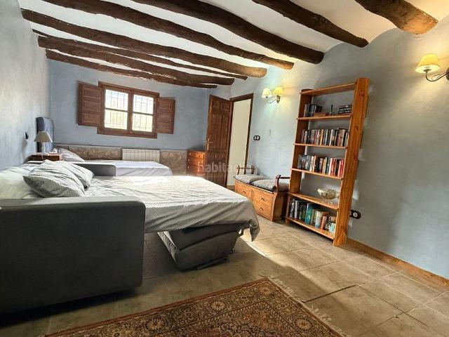 Chalet en venta en Castellote. Chalets.