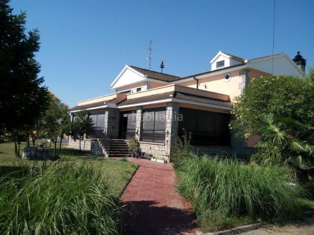 Chalet en venta en Castellanos de Villiquera. Urbis te ofrece un chalet independiente en venta en Castellanos de Villiquera, Salamanca. Chalets Castellanos de.