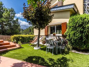 Chalet en venta en Castellar del Vallès, Airesol. Xalet amb piscina i vistes espectaculars en Castellar del Vallés. Chalets Castellar del.