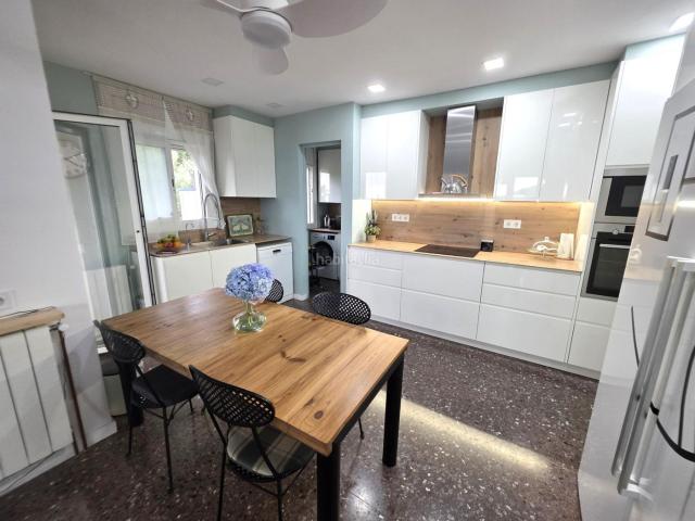 Chalet en venta en Castellar del Vallès, El Racó Sant Feliu del Racó. Un hogar con vistas que lo dicen todo. Chalets Castellar del.