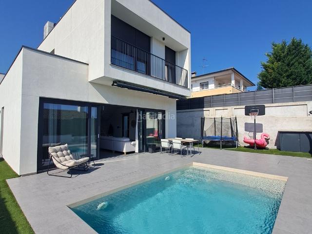 Chalet en venta en Castellbisbal. Chalets.