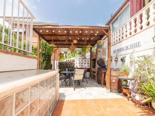 Chalet en venta en Castelldefels, Bellamar. Encantadora casa con piscina en venta en Bellamar, Castelldefels. Chalets.