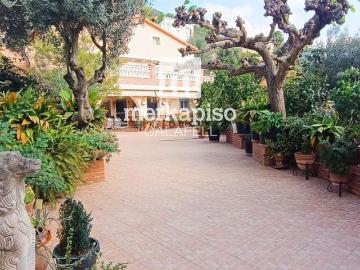 Chalet en venta en Castellet i la Gornal, Barcelona