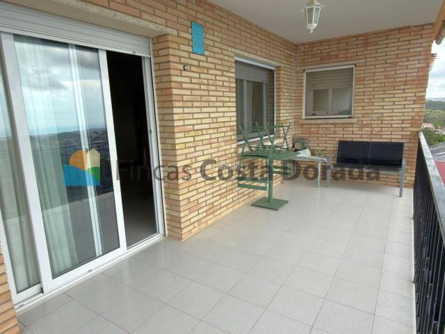 Chalet en venta en Castellet i la Gornal. TORRE CON PISCINA Y VISTAS AL MAR. Chalets Castellet i la.