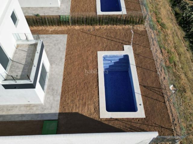 Chalet en venta en Guillena, Guillena pueblo. ÚLTIMO CHALET A LA VENTA! OBRA NUEVA TERMINADA!. Chalets.