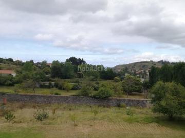 Chalet en venta en Castrillón, Santa María del Mar El Puerto. Vivienda independiente en la zona de Santa María del Mar Castrillón. 277 m2 en 3 plantas. Finca cerrada totalmente llana de 3.