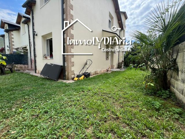 Chalet en venta en Castro Urdiales, Mioño Santullán. CHALET PAREADO EN MIOÑO CON MAGNIFICAS VISTAS. Chalets Castro.