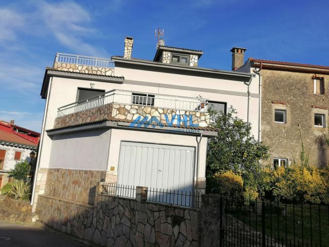 Chalet en venta en Castro Urdiales, Oriñón Allendelagua. CHALET ZONA CERDIGO. Chalets Castro.
