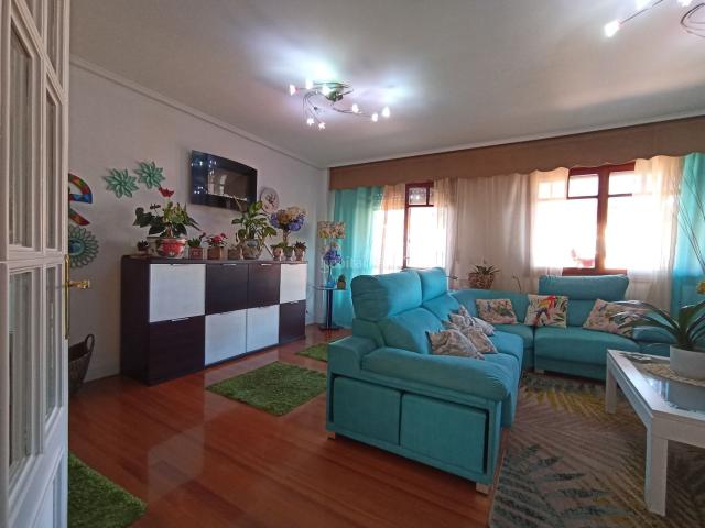 Chalet en venta en Castro Urdiales, Brazomar. Chalet adosado en Urbanización Montecerredo. Chalets Castro.