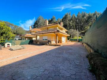 Chalet en venta en Castro Urdiales, Samano. Chalets Castro.