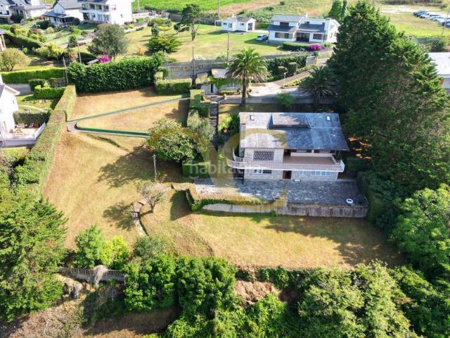 Chalet en venta en Castropol. Chalet en Figueras Castropol con espectaculares vistas a la ría del Eo. Chalets.