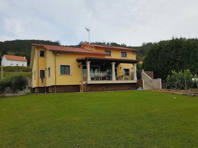 Chalet en venta en Cedeira. Casa Chalet independiente en venta en lamelas s n, Cedeira. Chalets.