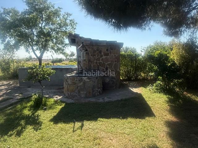 Chalet en venta en Cedillo del Condado. Vivienda con nave de 120 metros. Chalets Cedillo del.