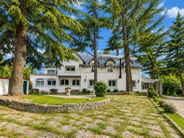 Chalet en venta en Cerceda. UNA CASA PRECIOSA CON CARÁCTER ÚNICO EN EL BOALO. Chalets.