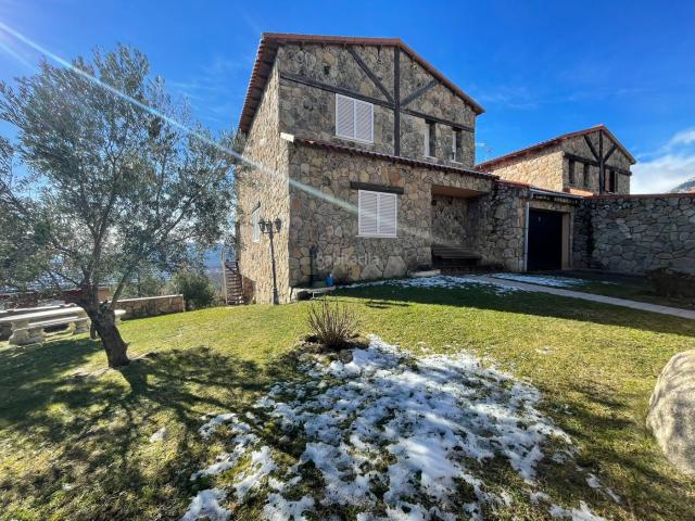 Chalet en venta en Cercedilla. CHALET INDEPENDIENTE EN VENTA CERCEDILLA. Chalets.