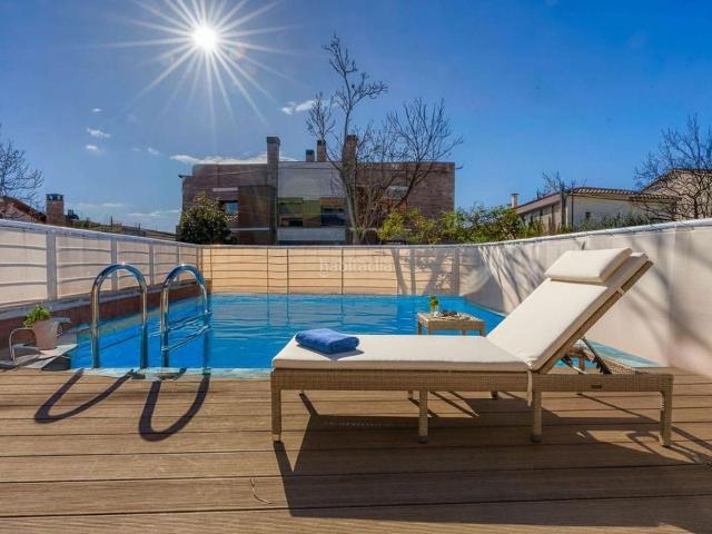 Chalet en venta en Cerdanyola del Vallès, Martinica Ateneu. Casa aislada en Martinica con piscina, orientación sur con hueco ascensor. Chalets Cerdanyola del.