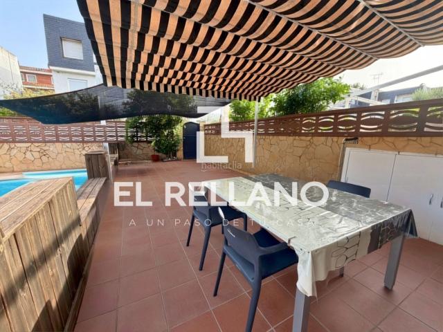 Chalet en venta en Cerdanyola del Vallès, Canaletes Turonet. Casa Chalet adosado en venta en Cerdanyola 6, Caneletes Turonet, Cerdanyola. Chalets Cerdanyola del.