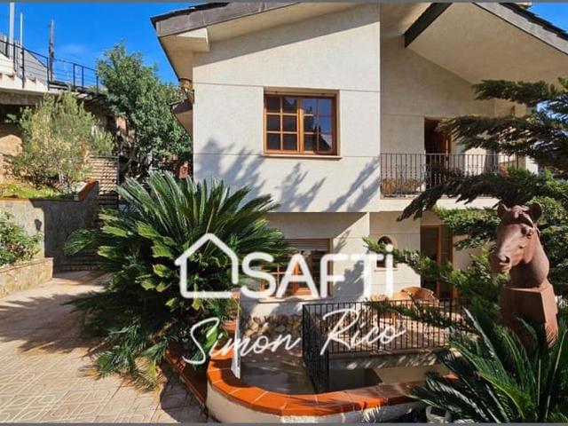 Chalet en venta en Cervelló, Barcelona
