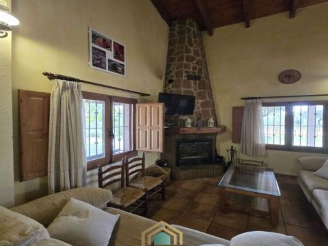 Chalet en Venta en Chella, Valencia