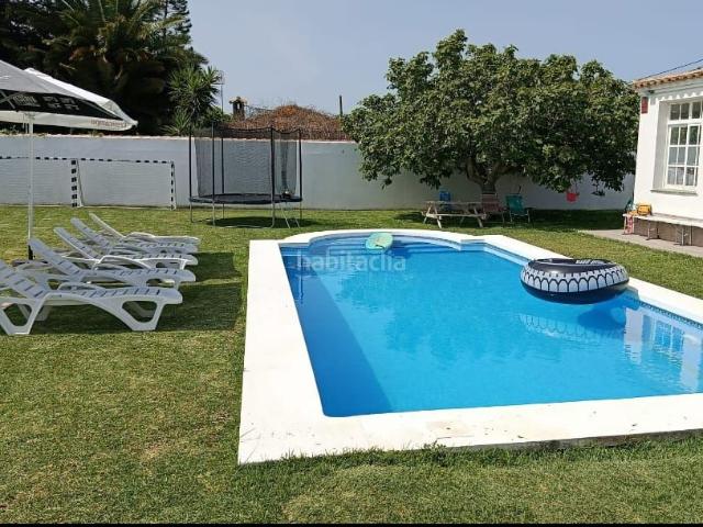 Chalet en venta en Chiclana de la Frontera, Los Franceses La Vega. Casa Chalet independiente en venta en Carretera del Marquesado 195, Chiclana de la Frontera. Chalets Chiclana de la.