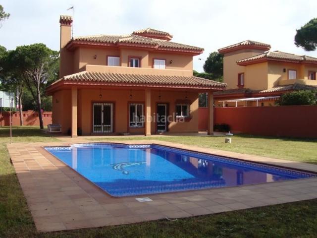 Chalet en venta en Chiclana de la Frontera, La Barrosa. Precioso Chalet situado a escasos metros del mar. Chalets Chiclana de la.