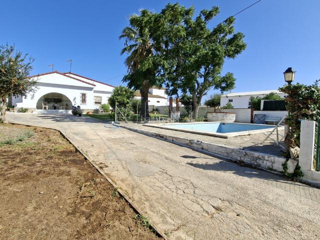 Chalet en venta en Chiclana de la Frontera, La Soledad. ENCANTADOR CHALET EN ZONA DE LA SOLEDAD. Chalets Chiclana de la.