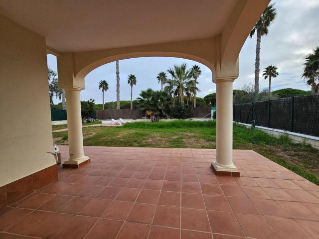 Chalet en venta en Chiclana de la Frontera, Novo Sancti Petri. Villa en Loma Sancti Petri, Chiclana de la Frontera. Chalets Chiclana de la.