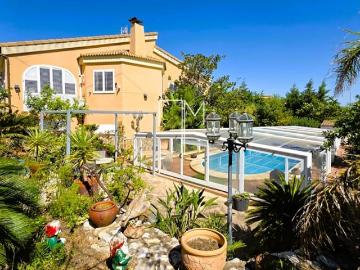 Chalet en venta en Chiva, Valencia