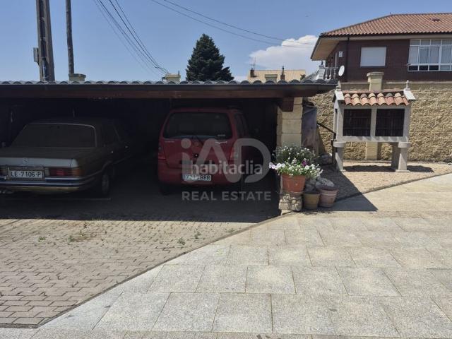 Chalet en venta en Chozas de Abajo. Chalets Chozas de.
