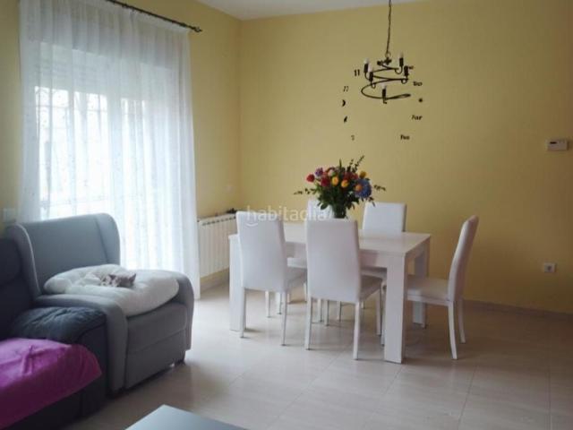 Chalet en venta en Chozas de Canales. Estupendo Chalet con Piscina. Chalets Chozas de.