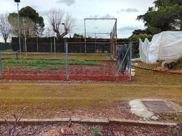Chalet en venta en Ciudad Real, Ciudad Jardín. CHALET EN CIUDAD REAL.Dispone de 4.200m con 180m útiles. Cuenta con 5 dormitorios, todos con baño. Chalets Ciudad.
