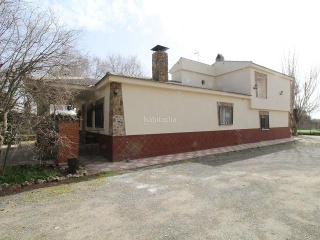 Chalet en venta en Ciudad Real, Ciudad Jardín. Chalet en venta en Recinto Ferial, 5 dormitorios. Chalets Ciudad.