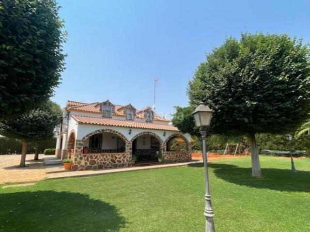 Chalet en venta en Ciudad Real, La Poblachuela. Chalet Independiente en Venta en Ciudad Real Una Joya en la Poblachuela. Chalets Ciudad.