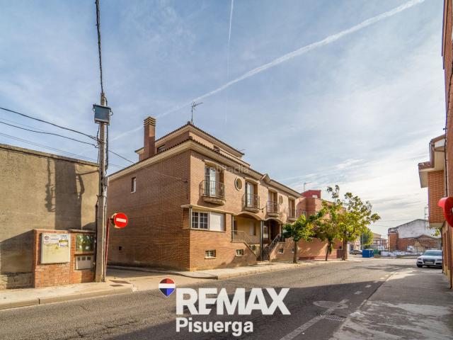 Chalet en venta en Cigales. Chalets.