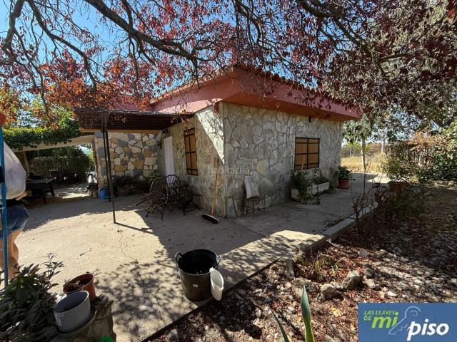 Chalet en venta en Cigales. Oportunidad Chalet Independiente en Cigales de un dormitorio con Piscina. Chalets.