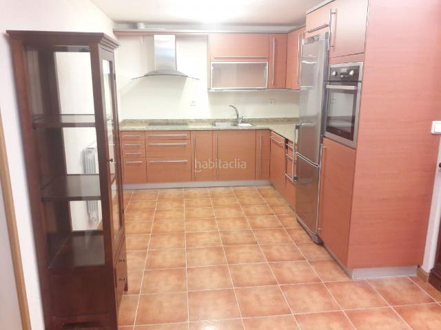 Chalet en venta en Cirueña. Chalet a estrenar en esquina amplio jardín. Chalets.