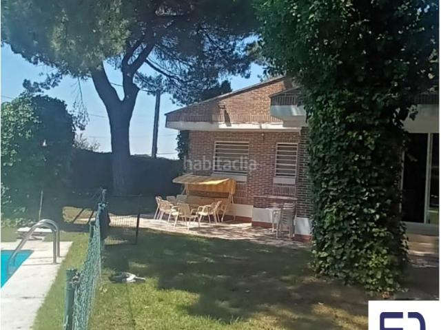 Chalet en venta en Cistérniga. Chalets.