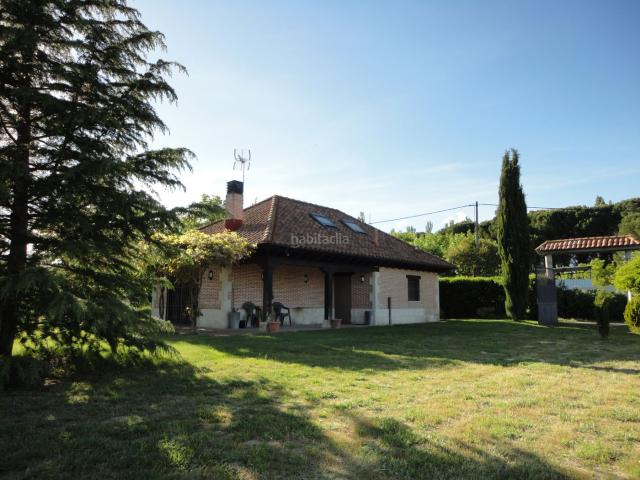 Chalet en venta en Cistérniga. Chalets.