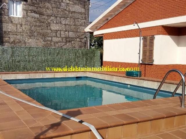 Chalet en venta en Crecente. Chalets.