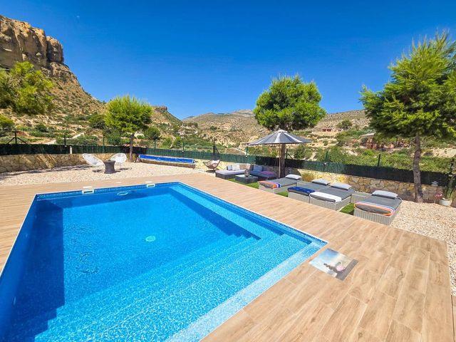 Chalet en venta en Crevillente / Crevillent, Alicante