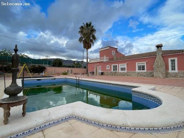 Chalet en Venta en Crevillente, Alicante
