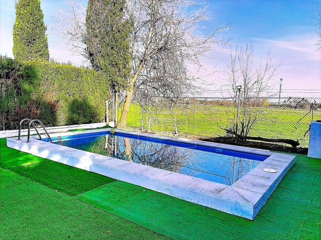 Chalet en venta en Cúllar Vega. CHALET INDEPENDIENTE EN AV DEL CARMEN, EL VENTORRILLO. Chalets Cúllar.