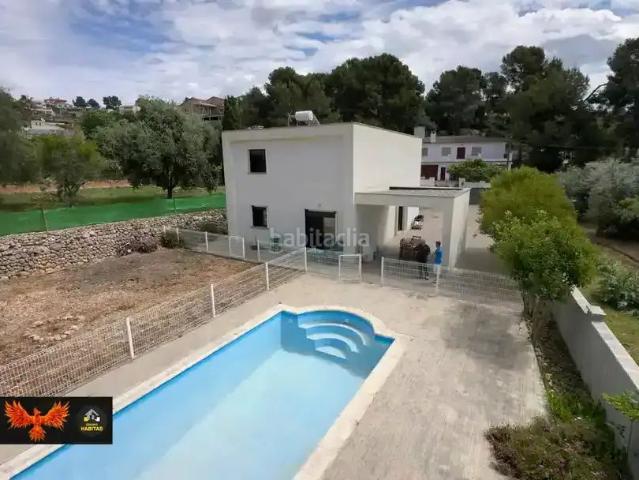 Chalet en venta en Cunit, Costa Cunit Els Jardins Els Rosers Costa Dorada. EXCELENTE UBICACIÓN. Chalets.