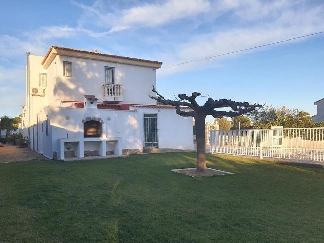 Chalet en venta en Ametlla de Mar, l´, de 197 m² 5 habitaciones por 403.000